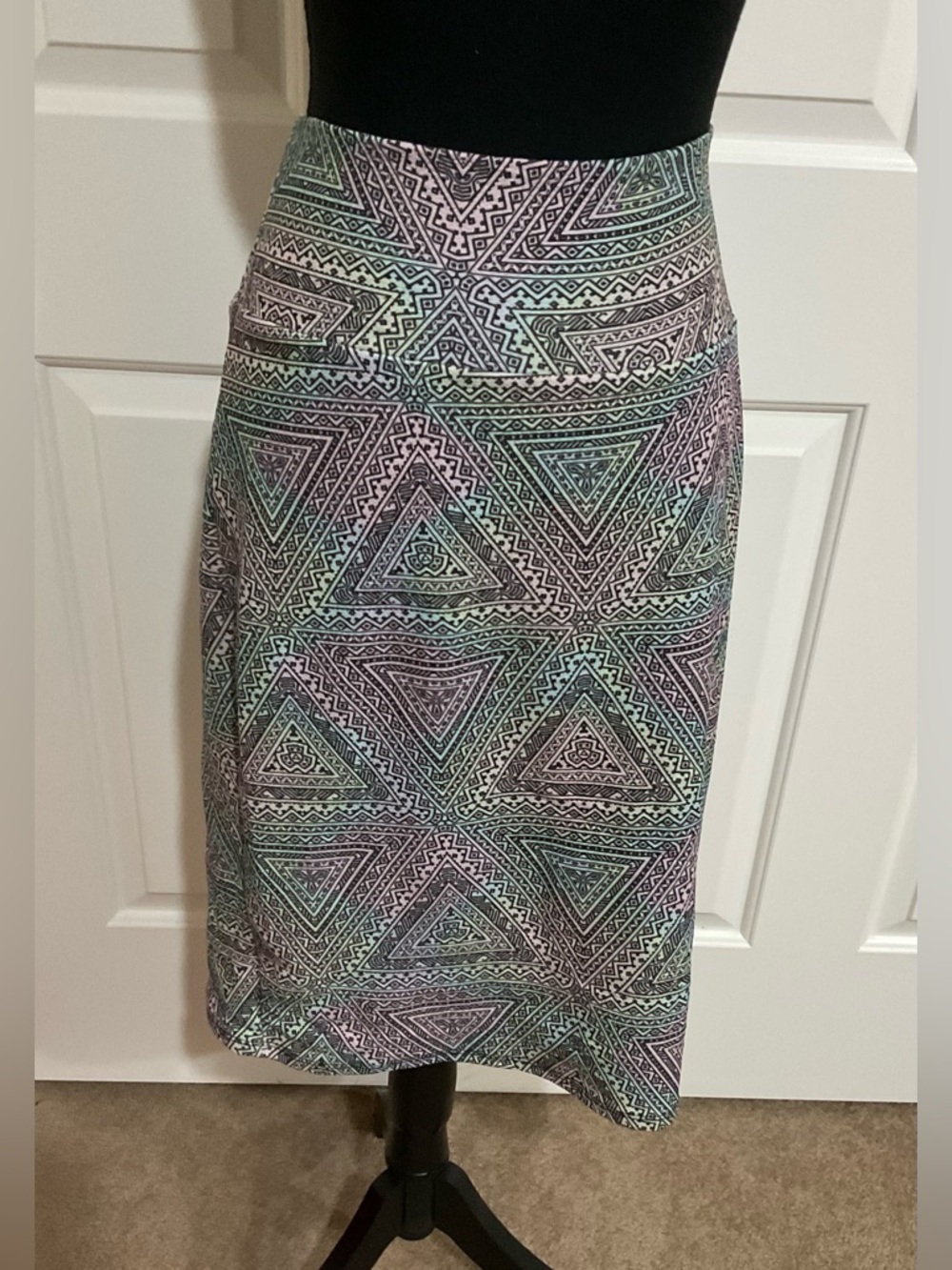 LuLaRoe XL Cassie Pencil Skirt in Mint, Lavender, and Black Geometric Print